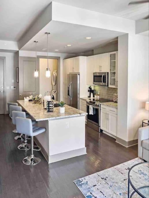 Appartement Modern Midtown Oasis