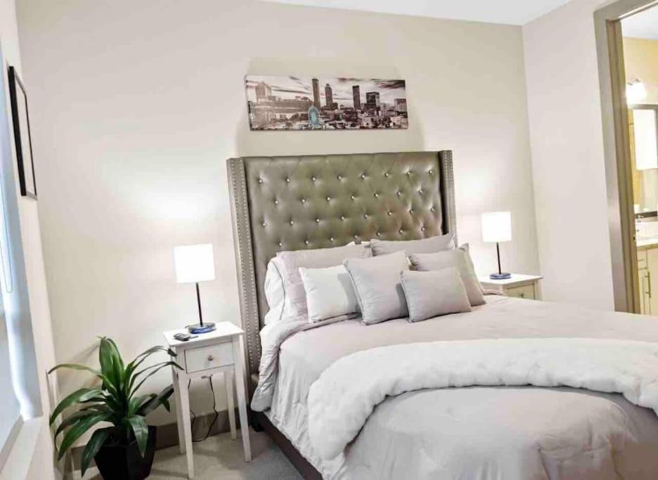 Modern Midtown Oasis *